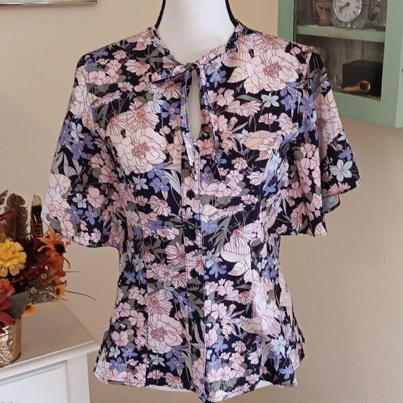 Unique Vintage Tops - Unique Vintage Dark Floral Top